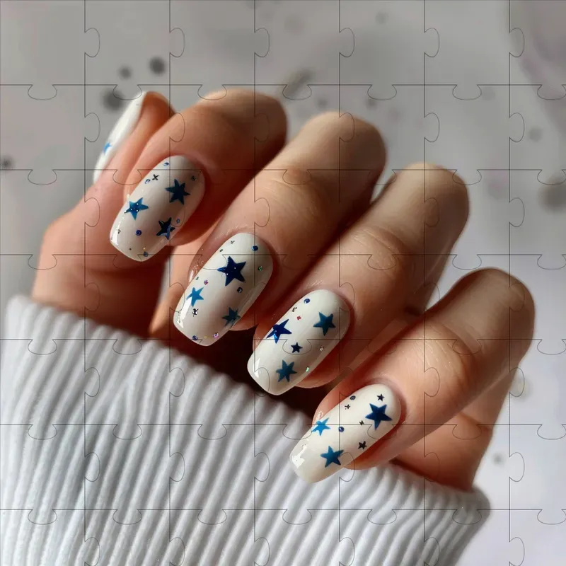 Minimalistic July 4th Nail Art