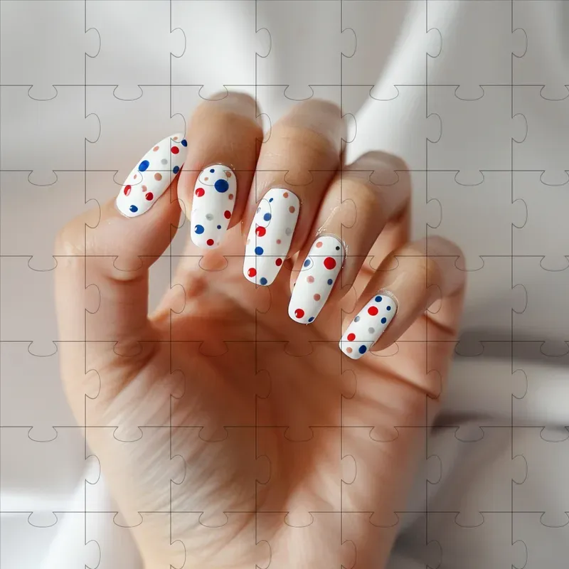 Minimalistic July 4th Nail Art