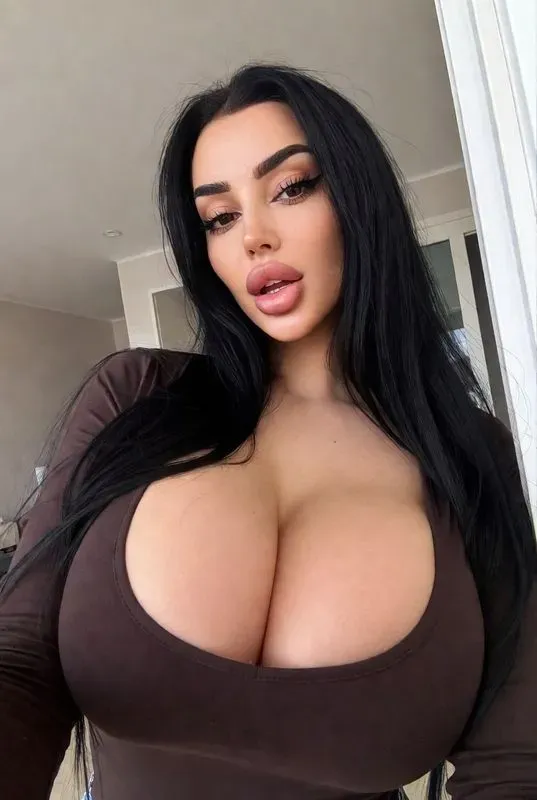 Baddie Influencer Selfie Generator