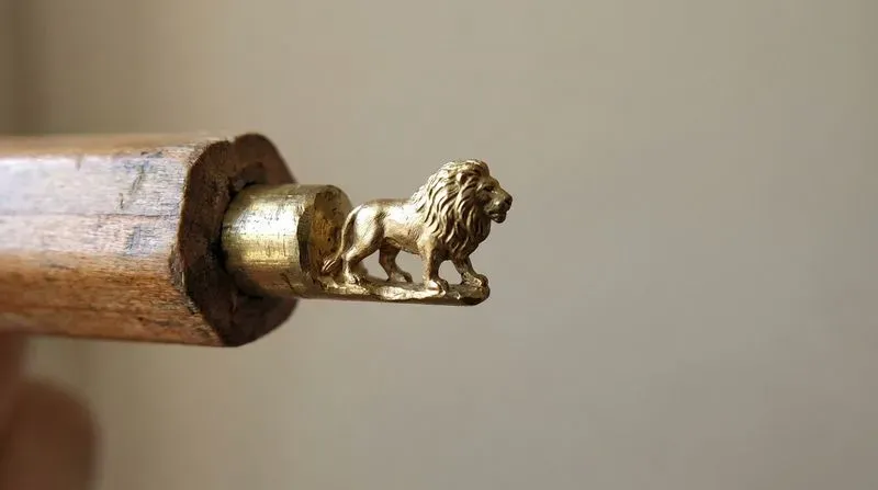 Intricate Pencil Tip Miniature Sculptures