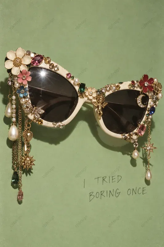 Maximalist Accessory Confessions