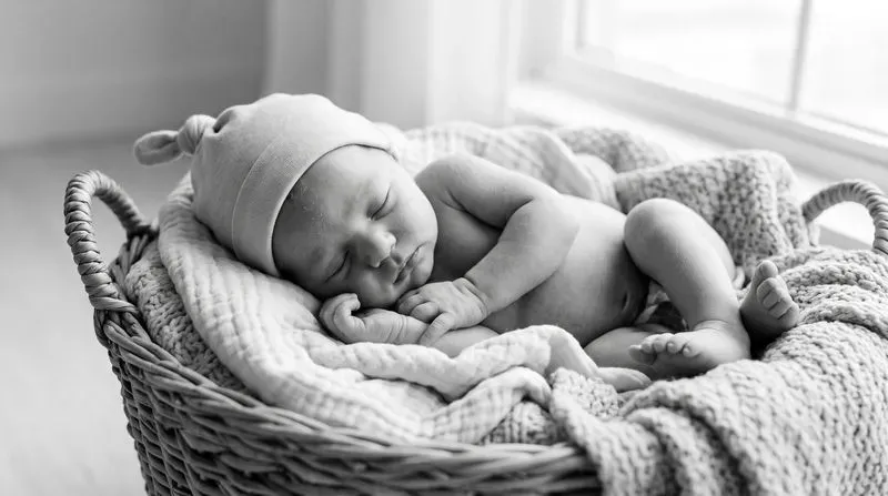 Tender Newborn Family Moments