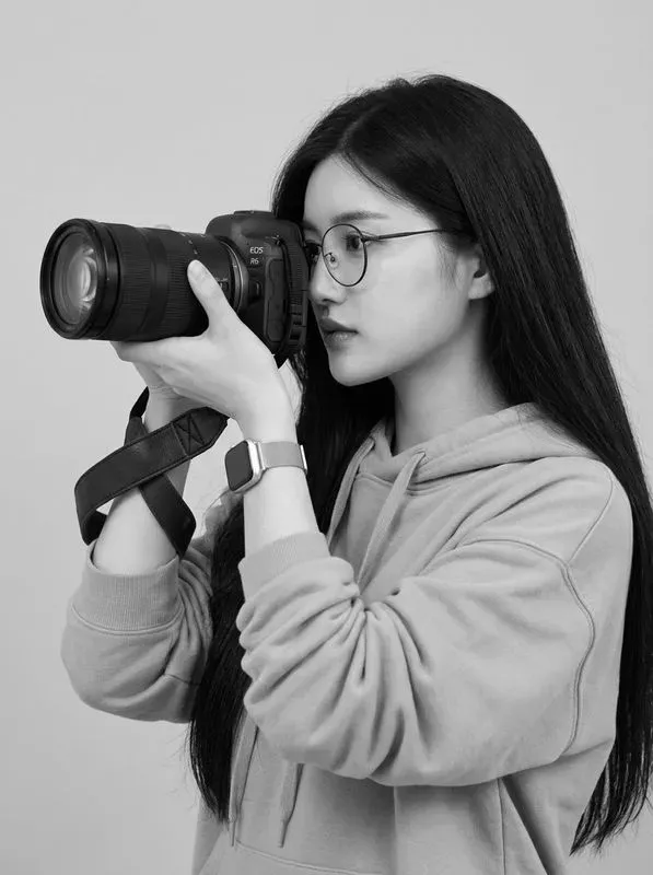 Monochromatic Photograph Portraits