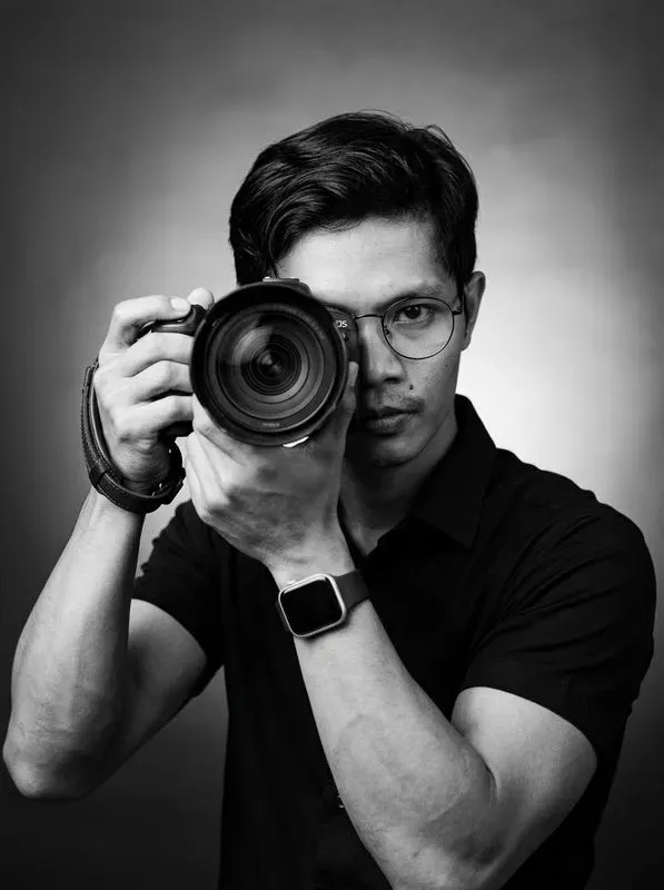 Monochromatic Photograph Portraits