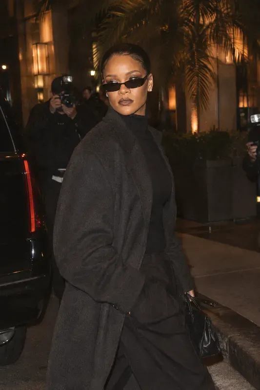 Hollywood Paparazzi Become The Celebrity