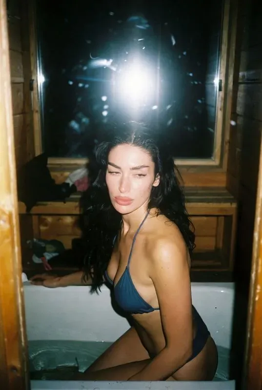 Realistic Women In Cabin Bathtubs