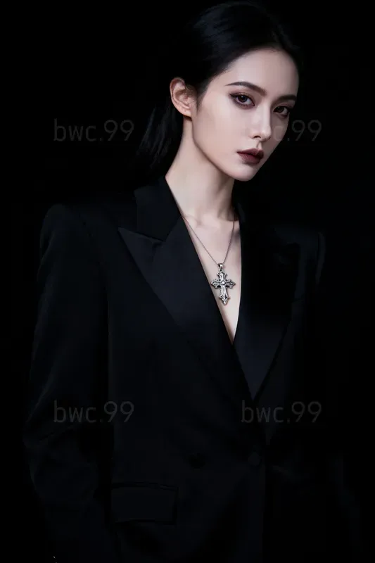 Dark Elegance Gothic Portraits Pro