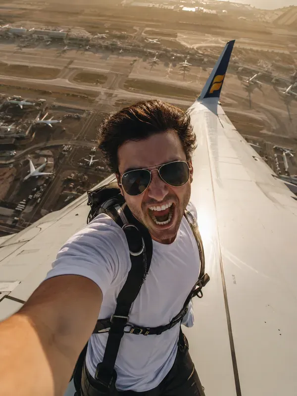 Extreme Selfie Shots