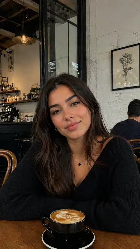 Influencer Lifestyle Portrait Shots