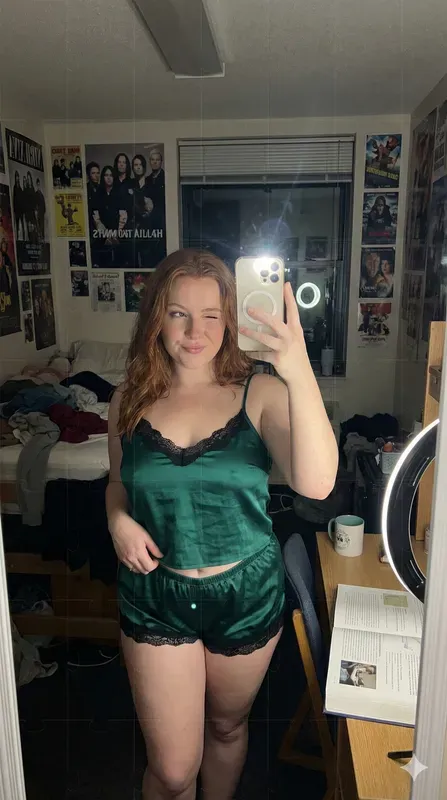 Authentic Bedroom Mirror Selfie Audlts