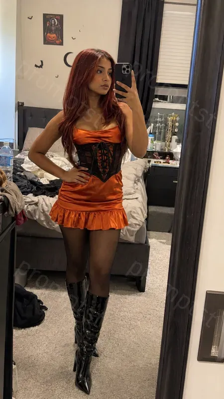 Viral Halloween Outfits Mirror Selfies