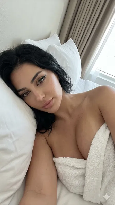 Beautiful Model Women Instagram Selfies