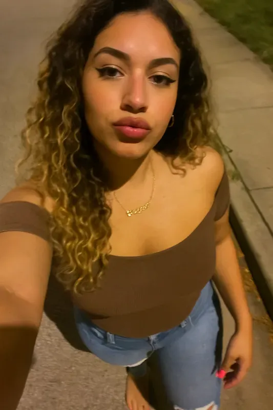 Bad Selfie Generator Women