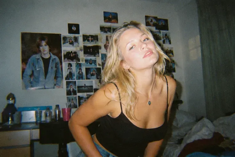 90s Disposable Camera Generator