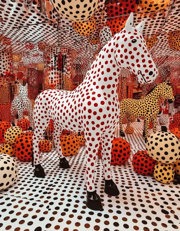 Yayoi Kusama Infinity Dots