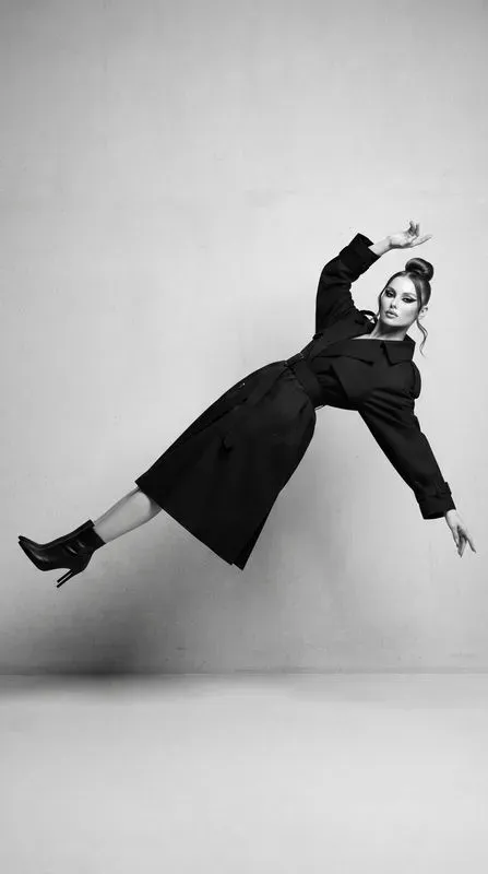 Monochrome Avantgarde Highfashion