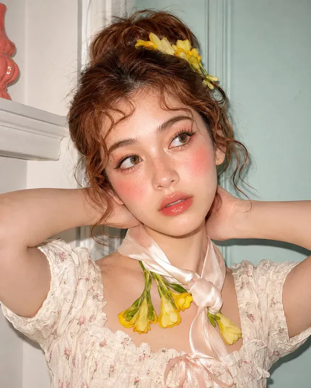 Japanese Doll Beauty Flash Portraits