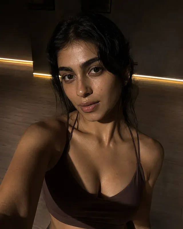 Alluring Lounge Lifestyle Girl Portraits