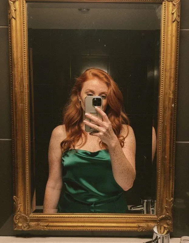 Flux Influencer Mirror Selfies
