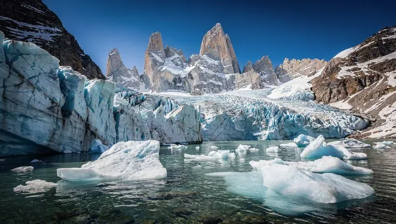 Ultrarealistic Daylight Landscapes